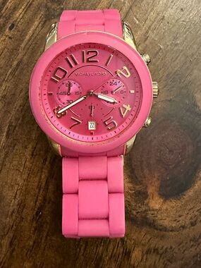 Michael Kors Mercer MK5890 Pink & Gold Chronograph Silicone Fashion Watch